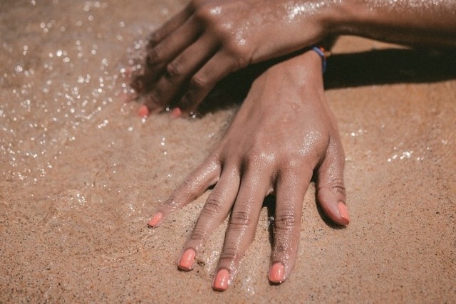 Zobacz wzory paznokci na lato - inspiracje Pinterest