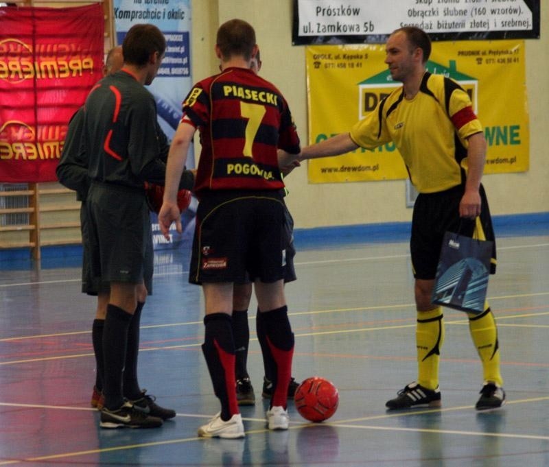 Futsal: Marioss Wawelno-Pogon 04 Szczecin 2-2. Mecz barazowy...