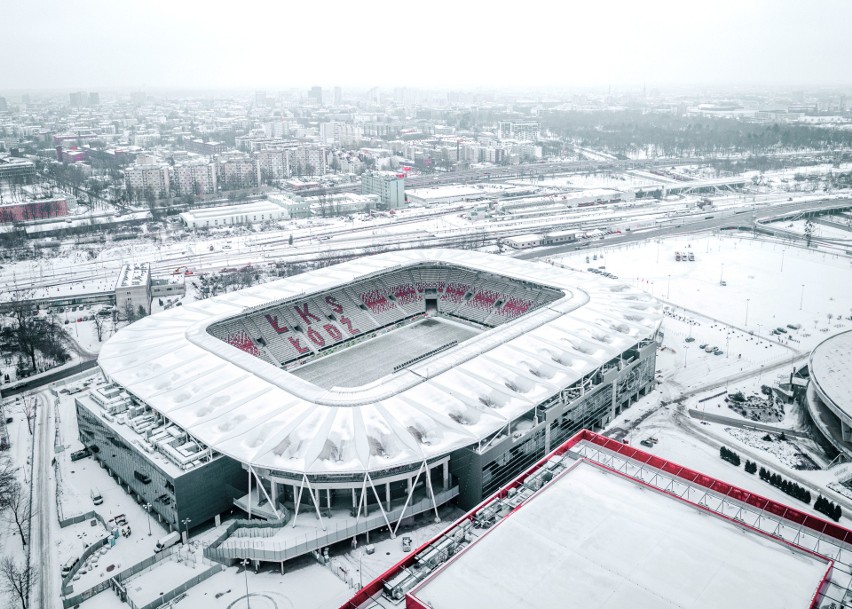 Zobacz, jak w zimowej scenerii wygląda stadion ŁKS. Robi wrażenie. Najnowsze ZDJĘCIA