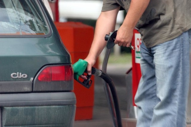 Tak jak w ubiegłym tygodniu, najtańszą benzynę 95-oktanową kierowcy mogą zatankować w Kielcach na stacji Makro przy ulicy Transportowców.