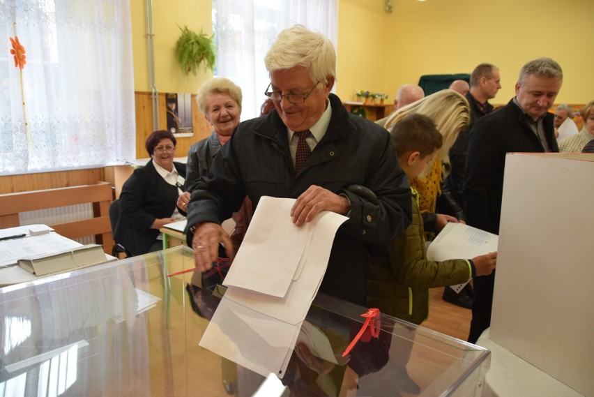 Wybory samorządowe 2018. Tarnowianie przy urnach [ZDJĘCIA]