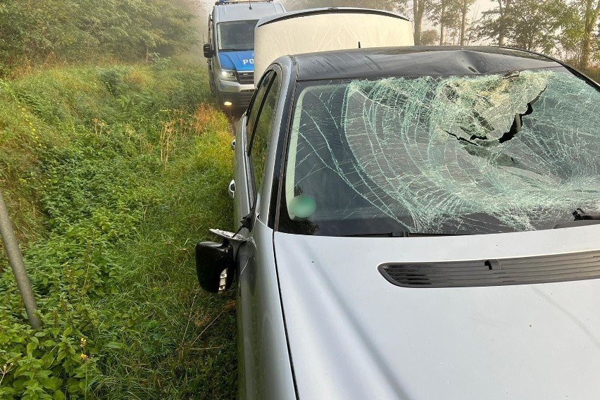 Ze względu na znaczne zniszczenie mercedesa, policja...