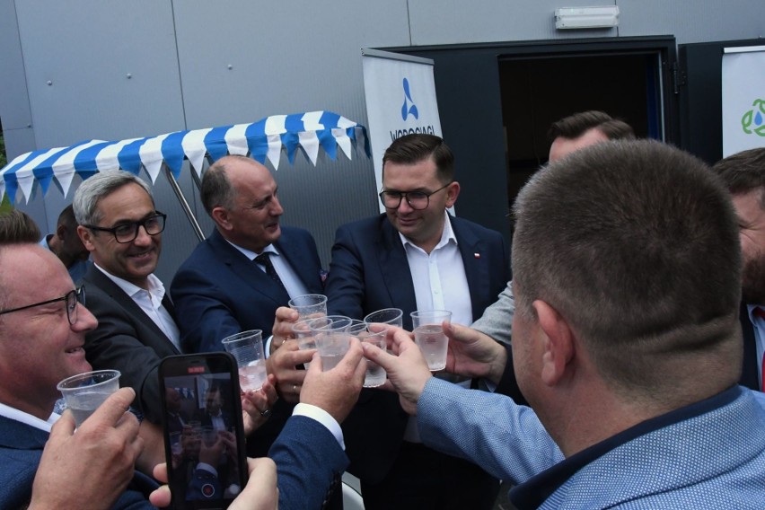 Powiat chrzanowski. Otwarto nowe ujęcie wody w Czyżówce. Doskonałej jakości woda trafi do mieszkańców. Zobacz ZDJĘCIA 