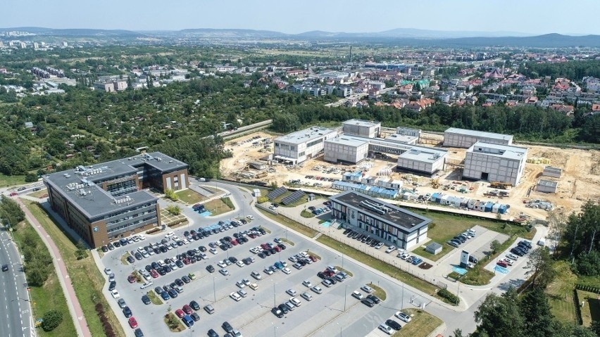 Co z budową Świętokrzyskiego Kampusu Laboratoryjnego GUM w Kielcach? Inwestor wzywa wykonawcę do natychmiastowego wznowienia prac
