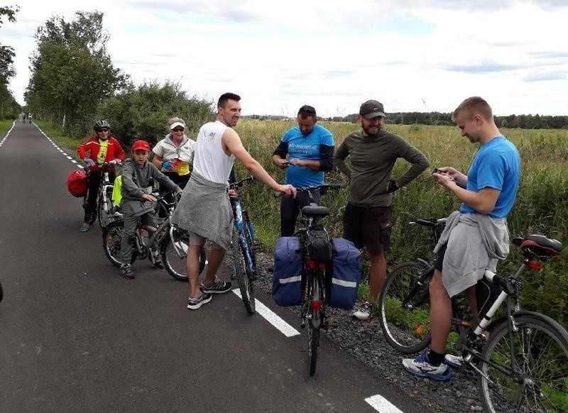 Grupka z Kęt na trasie spotyka rowerzystów z innych stron...