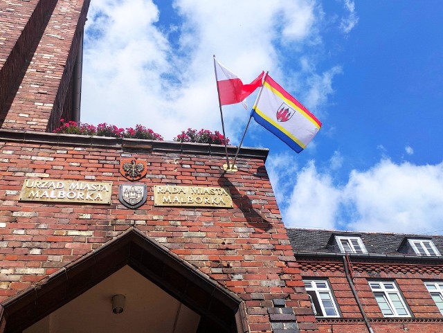 Flaga Malborka została wywieszona 11 lipca w 103 rocznicę plebiscytu na Powiślu, Warmii i Mazurach. Wisiała do poniedziałku (17 lipca).