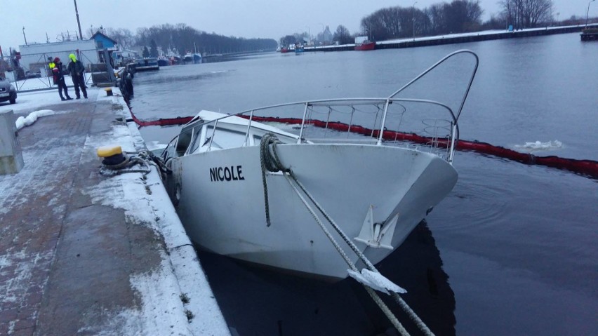 Nad ranem w porcie morskim w Darłowie zatonął jacht...