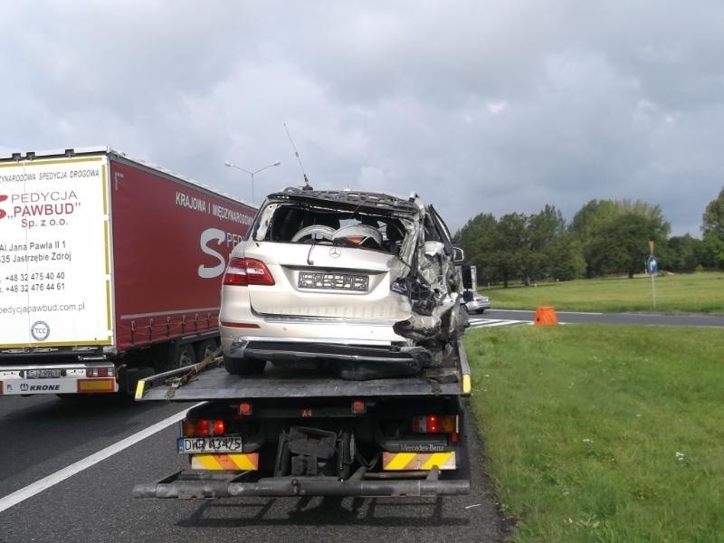 Wypadek na autostradzie A4. Zderzyły się cztery auta. Kierowca zasnął (ZDJĘCIA)