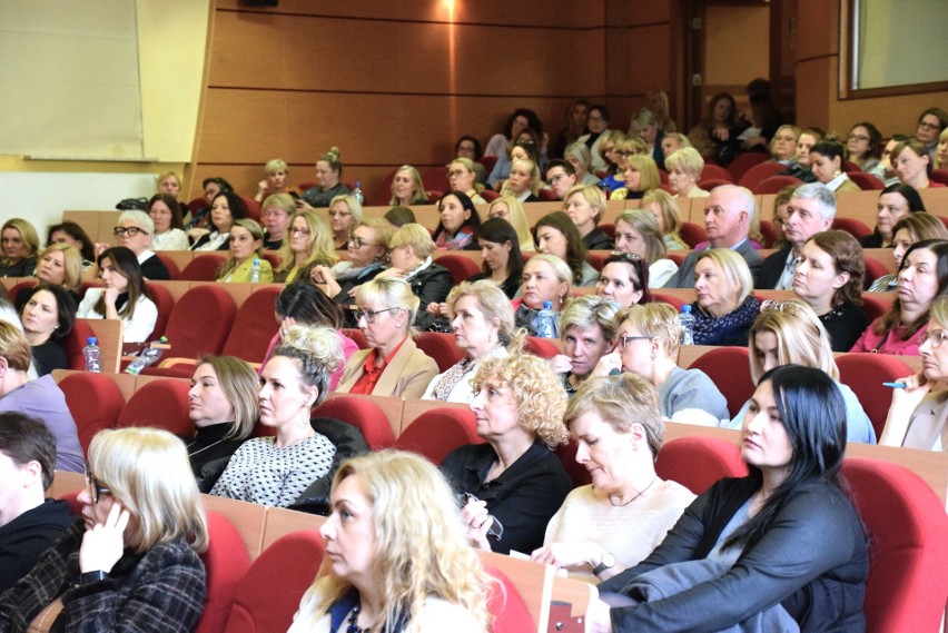 Konferencja "Followersi – zniewoleni czy wolni?". W Białymstoku dyskutowano o uzależnieniu najmłodszych od świata cyfrowego