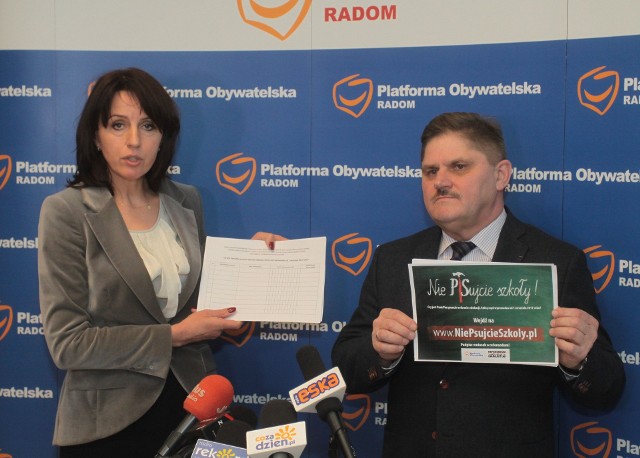 O zagrożeniach związanych z reformą oświaty mówili posłanka Anna Białkowska i poseł Leszek Ruszczyk.