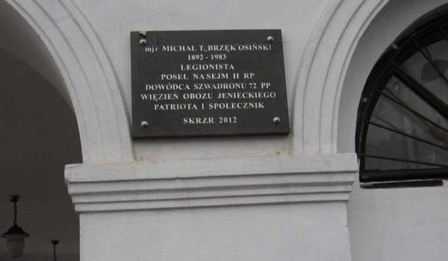 Kwiaty można złożyć pod tablicą pamiątkową na budynku Rogatki w Radomiu przy ulicy Malczewskiego 20.