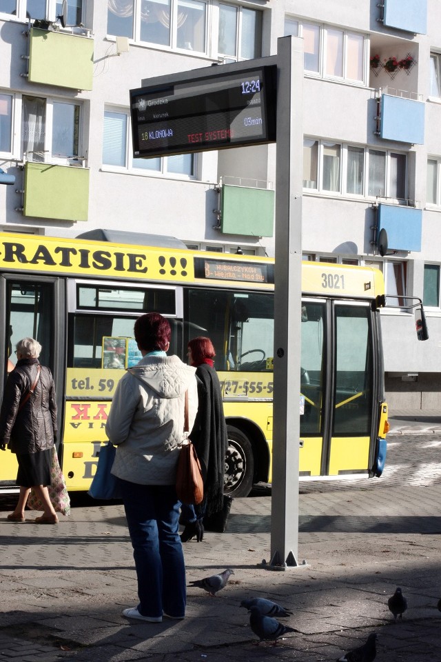 Na niektórych przystankach system działa już sprawnie. Na części wciąż jest jeszcze w fazie testów