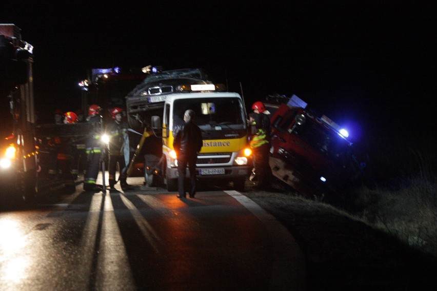 DZ24: Auto dachowało na DK 78 w Zawierciu-Żerkowicach [ZDJĘCIA]