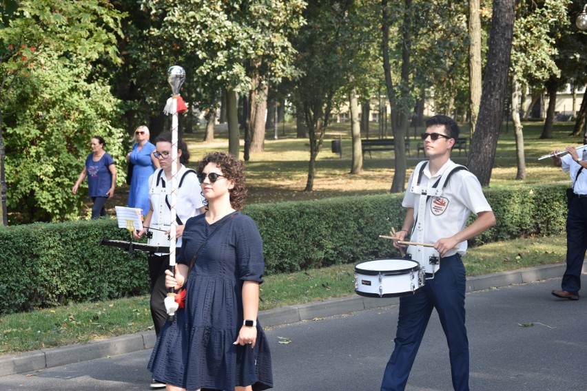 Obchody Święta Wojska Polskiego 2022 w Rypinie. Zdjęcia z uroczystości w parku im. Józefa Piłsudskiego