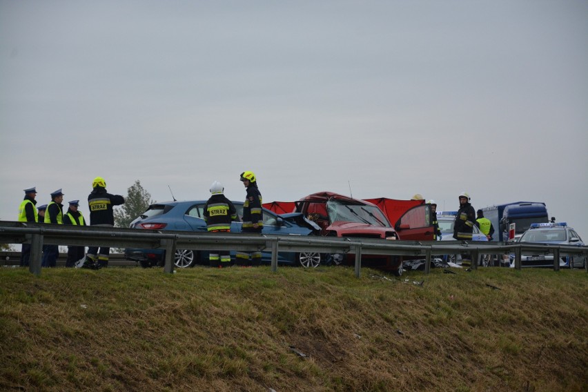 W wypadku dwóch aut osobowych w Mąkowarsku zginęła jedna...