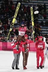 Pjongczang 2018: Kamil Stoch mistrzem olimpijskim na dużej skoczni.  Polak obronił tytuł z Soczi. Ależ była radość ZDJĘCIA