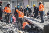 Uratowano 13-letniego chłopca, który spędził 182 godziny pod gruzami po trzęsieniu ziemi w Turcji - (VIDEO)