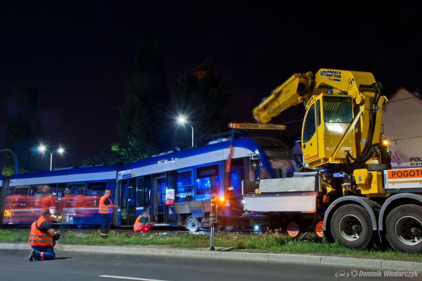 Kraków. Zerwana sieć trakcyjna, uszkodzone torowisko i...