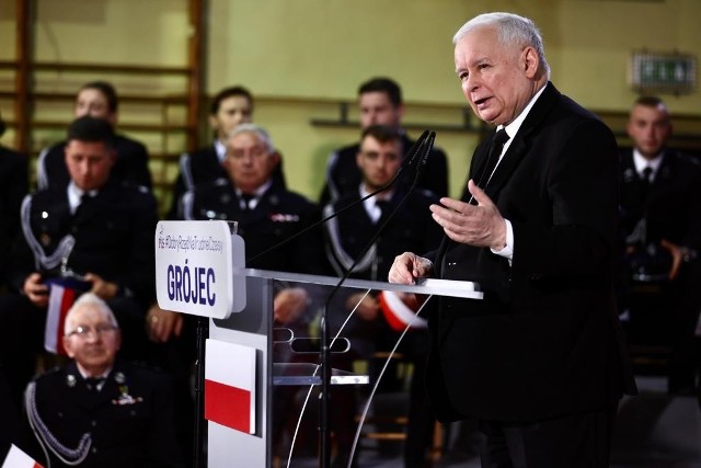 Jarosław Kaczyński zaznaczył, że zmiany zastępujące instytucję immunitetu wymagałyby zmiany konstytucji.