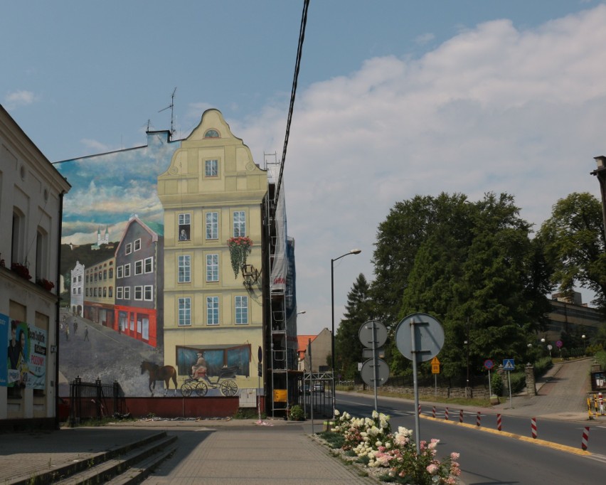 Mural w Mikołowie wykorzystuje złudzenie optyczne