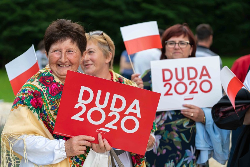 Andrzej Duda odwiedził gminę Korzenna. Spotkał się z mieszkańcami w Lipnicy Wielkiej [ZDJĘCIA]