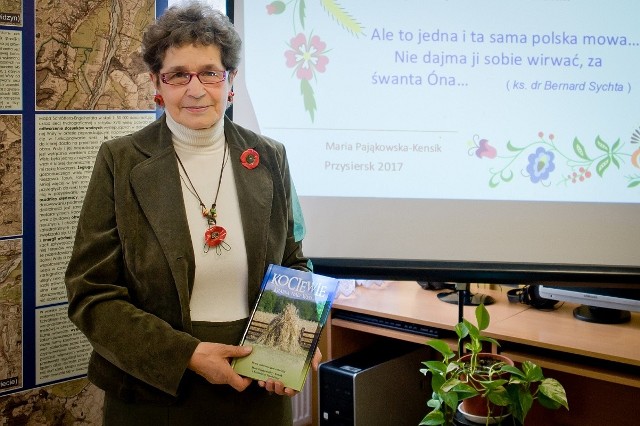 Pani Maria spotkała się z mieszkańcami Świecia, by opowiedzieć o książce, która powstała m.in. pod jej redakcją. Było bardzo regionalnie, także językowo!