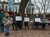 "Tylko ofermy utrzymują fermy". W zoo w Poznaniu protestowali przeciwko hodowli zwierząt na futra