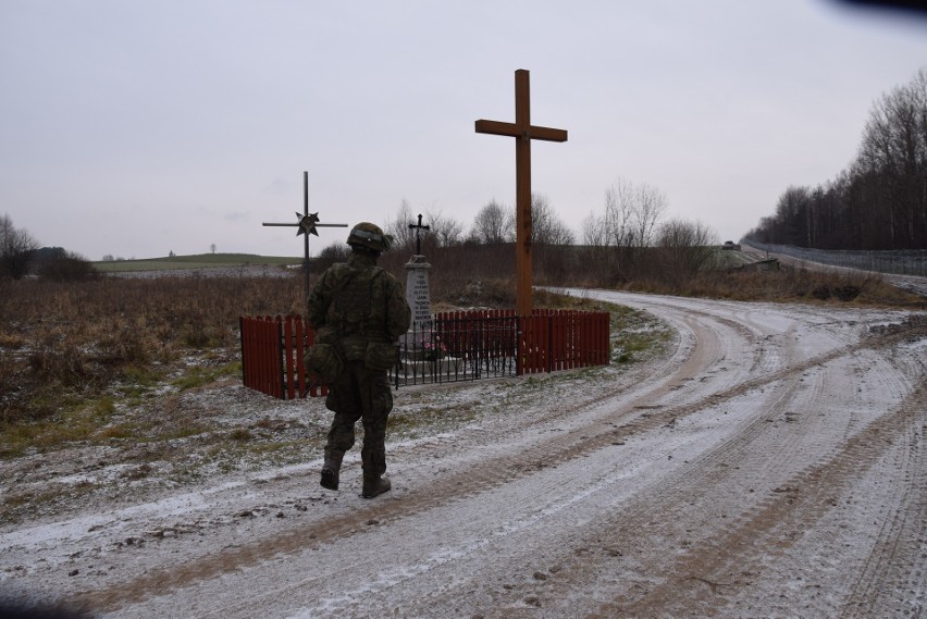 Byliśmy przy granicy jako jedni z pierwszych. Po koczowisku migrantów pod Usnarzem został jeden wielki bałagan 