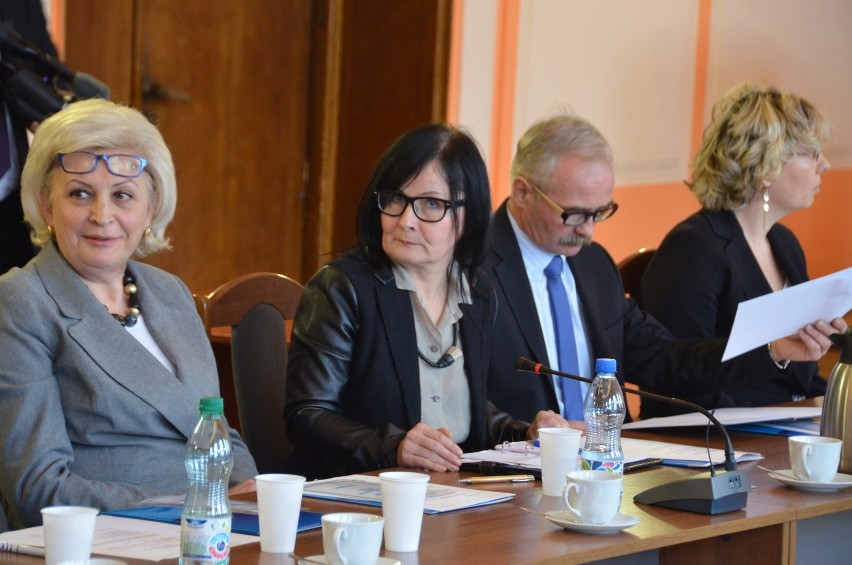 Pierwsza sesja Rady Powiatu Będzińskiego: PiS ma koalicję z PO [ZDJĘCIA]