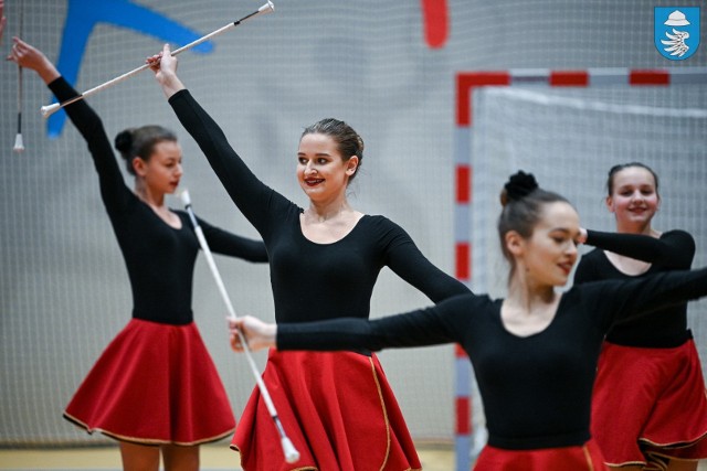 Wielka hala sportowa w Kłobucku już otwarta! Na przecięcie wstęgi zjechali samorządowcy z całego regionu