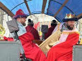 Tłumy na Orszaku Trzech Króli w Rybniku-Chwałowicach. W postaci Mędrców wcieli się dwaj księża i szafarz. Zobaczcie ZDJĘCIA 