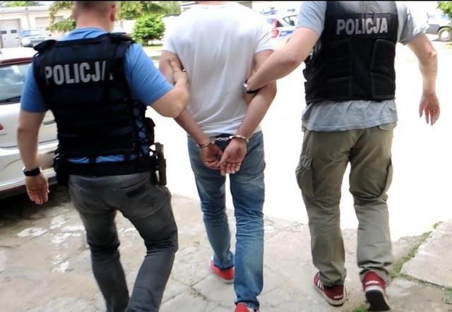 Suwałki. Mężczyzna pobity tłuczkiem do mięsa. Zabrała go karetka
