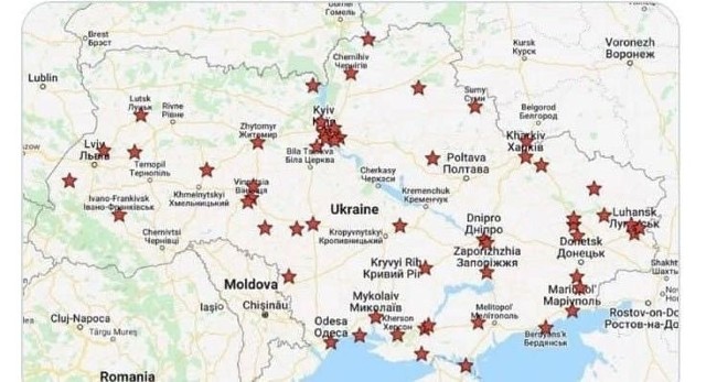 Taką mapę z zaznaczonymi miejscami zbrodniczych ataków Putina na obiekty na Ukrainie dostali dziś na swoje komórki obywatele Ukrainy.