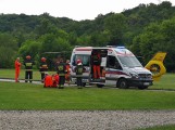 Poważny wypadek w Kłódce. Trzy osoby poszkodowane, wylądował śmigłowiec LPR [zdjęcia]