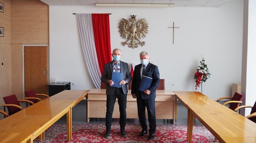 Burmistrz Chełmka Andrzej Saternus (z prawej) w ostatnich...