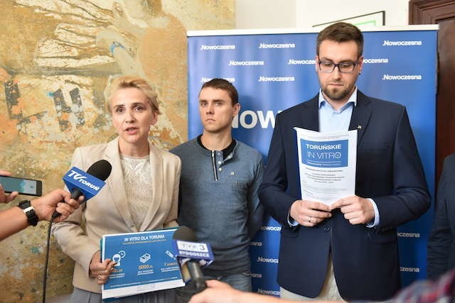 Konferencja prasowa .nowoczesnej z przewodnictwem posłanki Joanny Sheuring -Wielgus prezentującej projekt In Vitro dla Torunia.