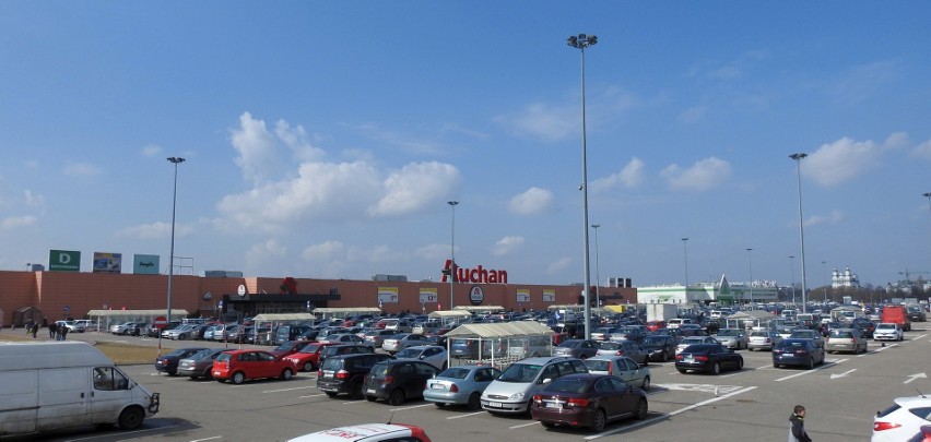 Najwięcej klientów jest obecnie jest w CH Auchan Hetmańska....