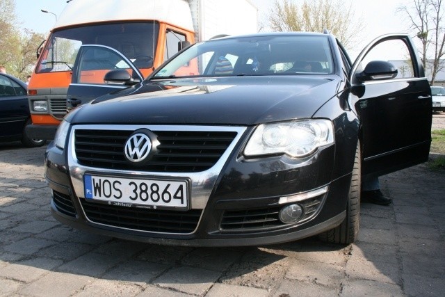 VW Passat, 2008 r., 2,0 TDI, centralny zamek, ABS, komputer pokładowy, wspomaganie kierownicy, elektryczne szyby i lusterka, immobiliser, klimatyzacja, 35 tys. zł;