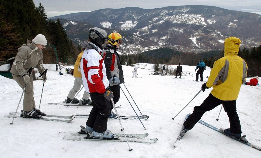 Warunki narciarskie w Beskidach: Jest bajecznie! Nic tylko szusować! [ZDJĘCIA Z KAMEREK]