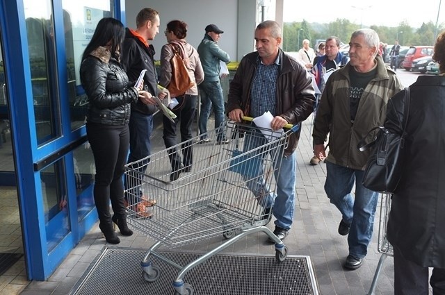 Protest przed sklepem Lidl w Katowicach