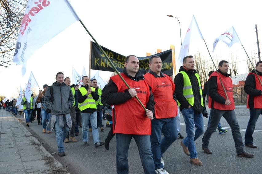 Strajk na Śląsku: Górnicy z kopalni Sośnica-Makoszowy zablokowali DK44 [NOWE ZDJĘCIA + WIDEO]