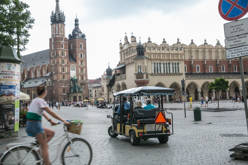 Meleksiarze ignorują nowe przepisy. Chaos w centrum Krakowa trwa