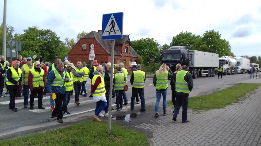 Mieszkańcy podbydgoskiego Olimpina zablokowali drogę...