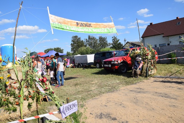 Mieszkańcy Turzna i Turzynka w gminie Raciążek, dwóch wsi, które od reszty gminy dzieli autostrada A-1 i krajowa droga nr 91 bawili się w Turznie na pikniku integracyjnym, zorganizowanym przez Lokalną Grupę Działania Stowarzyszenie "Partnerstwo dla Ziemi Kujawskiej" przy współpracy z Gminnym Ośrodkiem Kultury i społecznościami obu wiosek. Było wiele akcentów kujawskich, od stroju sołtysa Jana Myszaka przez sypanie na asfalcie piaskowych kujawskich ozdób po piosenki w wykonaniu zespołu "Raj" i kujawskie jadło. Przygotowano wiele atrakcji dla dzieci, nie nudzili się dorośli. Były m.in. warsztaty kulinarne, na których uczono , jak zrobić dobry bigos z cukinii. Wspólna zabawa trwała do północy.Wideo: Pogoda na dzień + 4 kolejne dni (08 + 09-12.08.2017) | POLSKAźródło: TVN Meteo/x-news