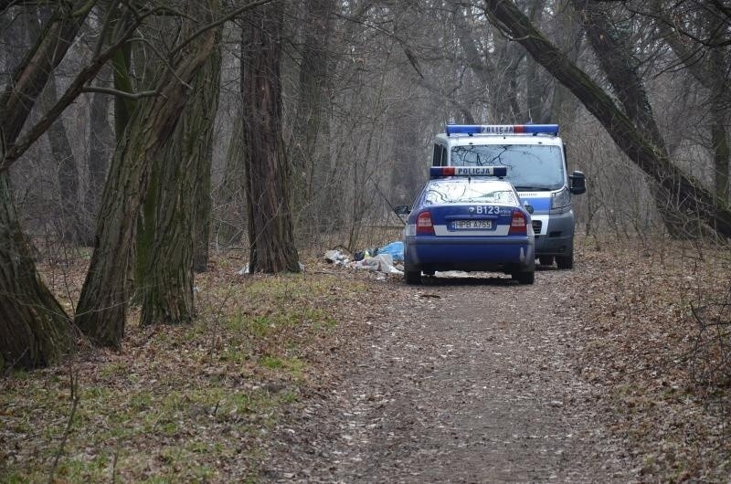 Wrocław: W Odrze na Kozanowie znaleziono ciało młodego mężczyzny. Kim jest? (ZDJĘCIA)
