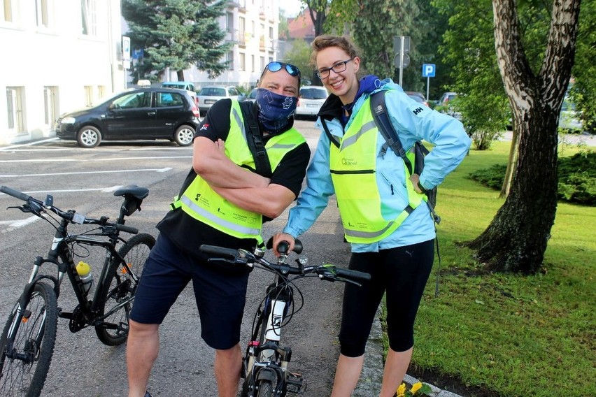 Rowerowa akcja w Starostwie Powiatowym w Oleśnie.