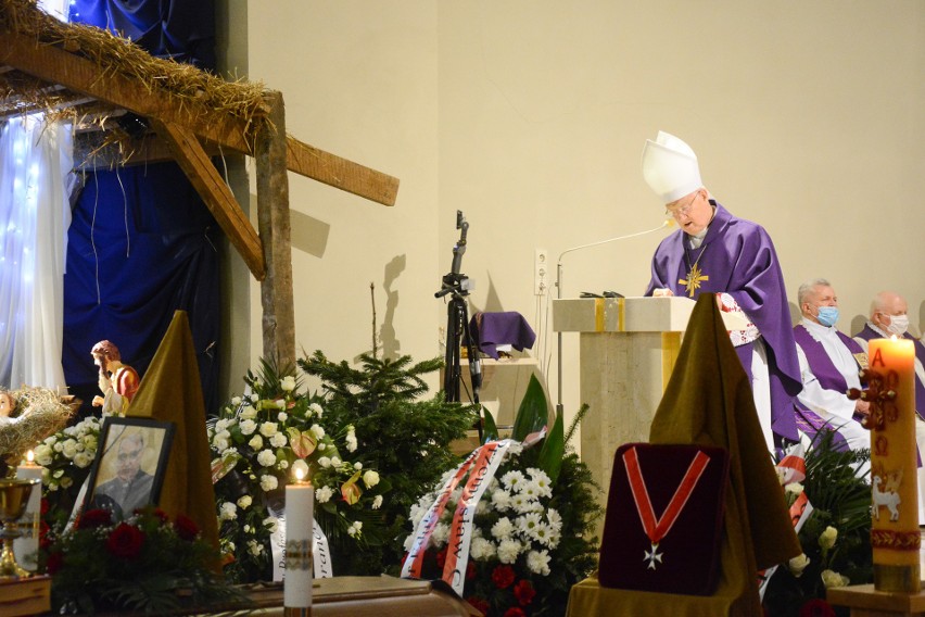 Ostatnie pożegnanie ks. prof. Andrzeja Maryniarczyka z KUL. Spoczął na cmentarzu przy ul. Unickiej w Lublinie