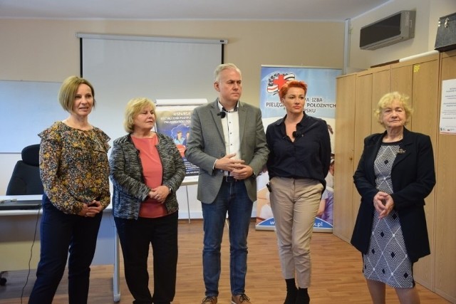 Okręgowa Izba Pielęgniarek i Położnych w Słupsku zorganizowała konferencję prasową dotycząca sytuacji w pomorskich szpitalach