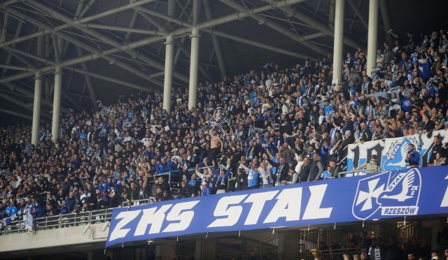 W sobotę wrócą emocje na 1-ligowych stadionach. U siebie gra Stal Rzeszów.