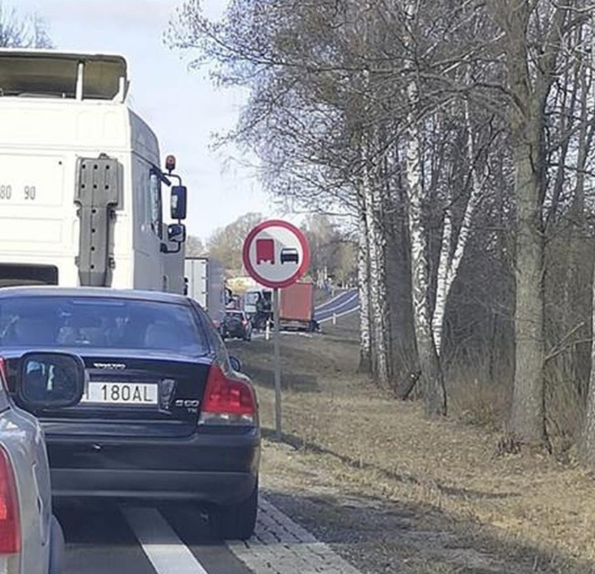 W wypadku została poszkodowana 45-letnia kobieta kierująca...